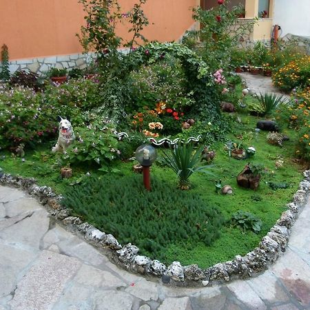 Family Hotel St. Constantine And Helena Ivaylovgrad Buitenkant foto