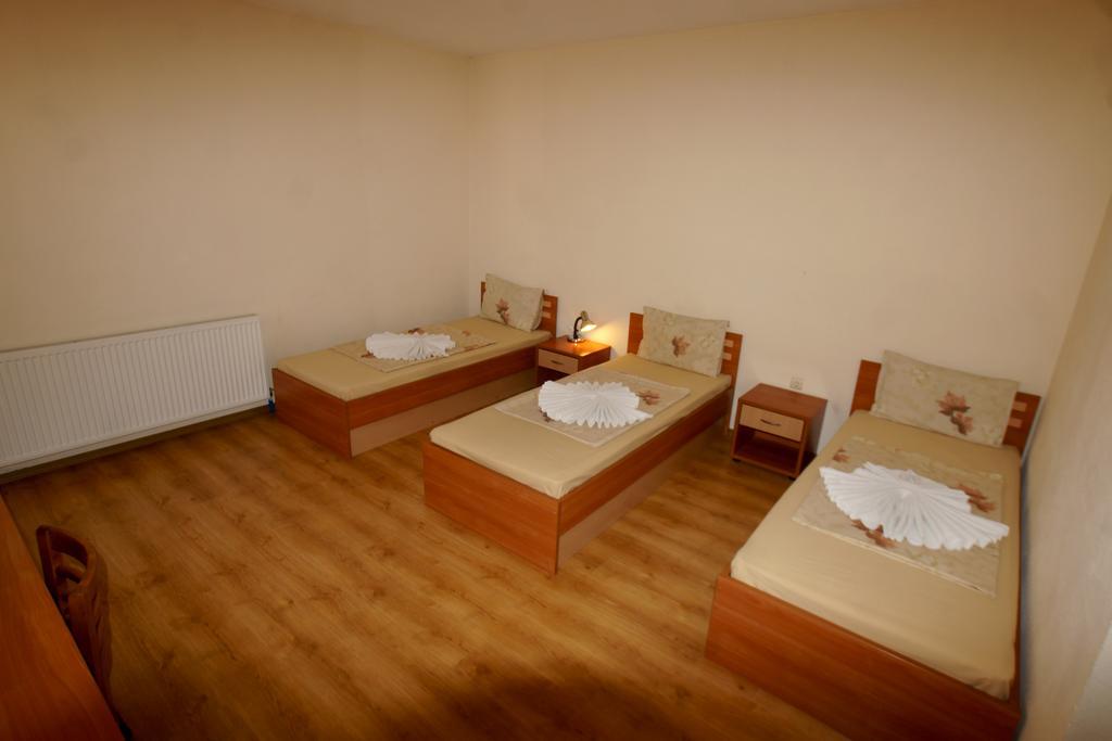 Family Hotel St. Constantine And Helena Ivaylovgrad Kamer foto