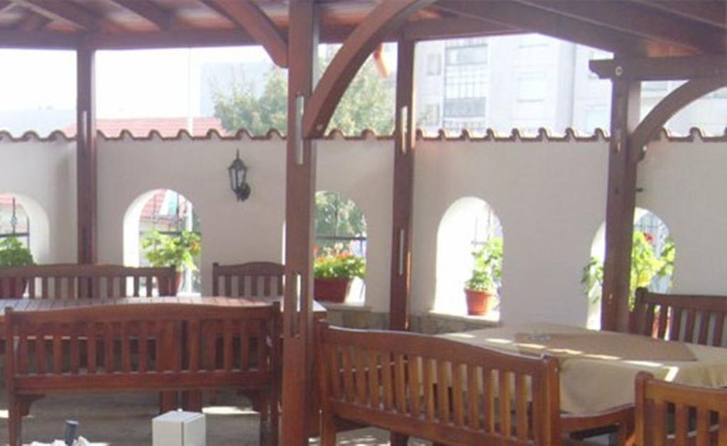 Family Hotel St. Constantine And Helena Ivaylovgrad Buitenkant foto